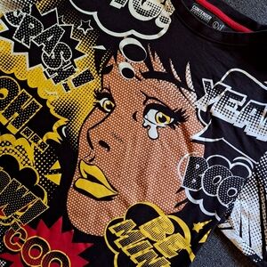 ●((Contender))● Graphic pop art all over print tee.
